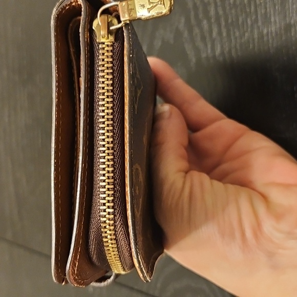 Authentic Louis Vuitton Compact Zippy Wallet - Picture 8 of 12